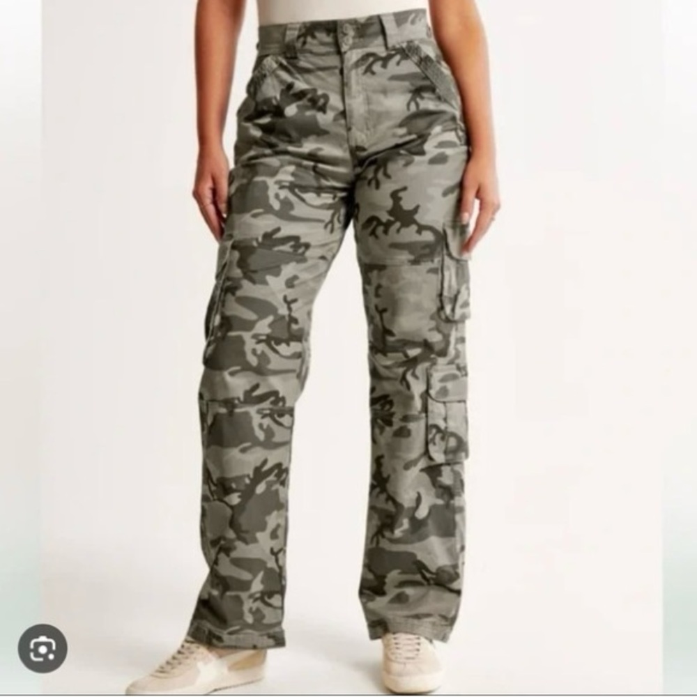 Abercrombie & Fitch Gray Camouflage Pants